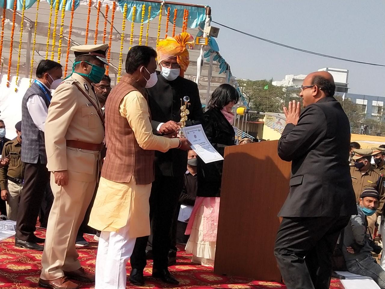 जलसंसाधन मंत्री ने किया टैगोर का सम्मान
