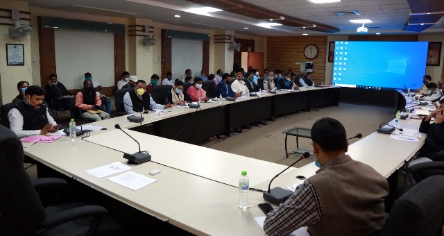 अपर कलेक्टर का निर्देश, CM हेल्प लाइन के प्रकरणों का संतुष्टिपूर्वक करें निराकरण