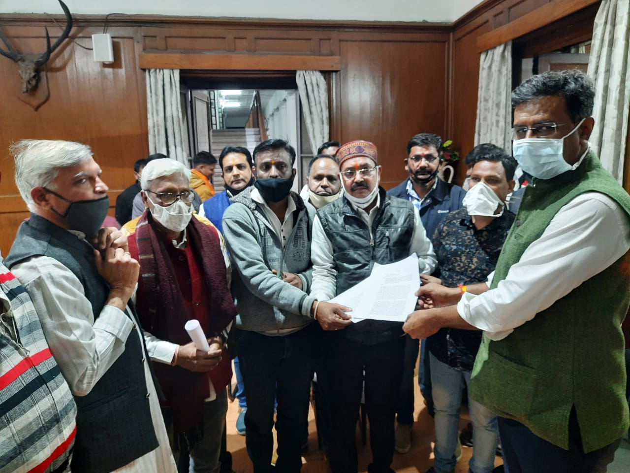 लगातार हो रही हिन्दू समाज की रैली पर हमला के विरोध में सौंपा ज्ञापन, कड़ी कार्रवाई की मांग