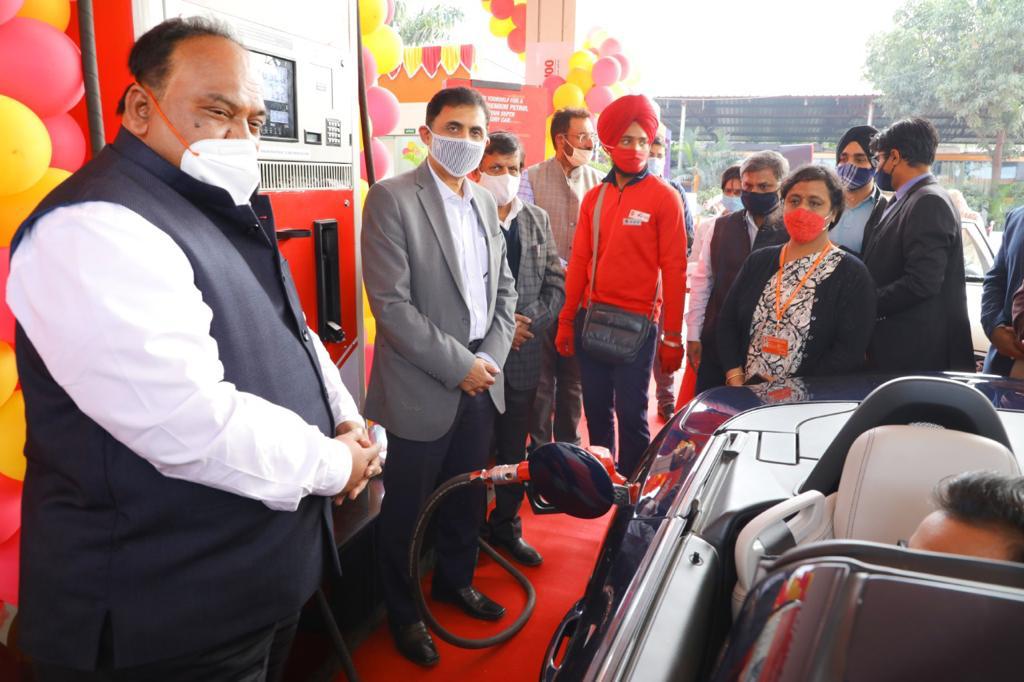 इंडियन ऑयल ने इंदौर में लॉन्च किया भारत का पहला 100 ऑक्टेन पेट्रोल 'XP100'