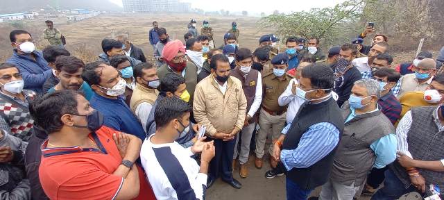 कलेक्टर ने किया रेत मंडी का दौरा, डबल चौकी पर लगेगा नाका