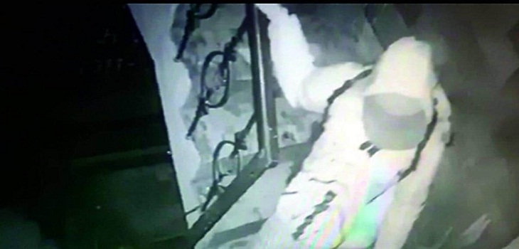 दिल्ली: PPE किट पहन ज्वैलरी शॉप में घुसा चोर, करोड़ों का माल ले हुआ फरार