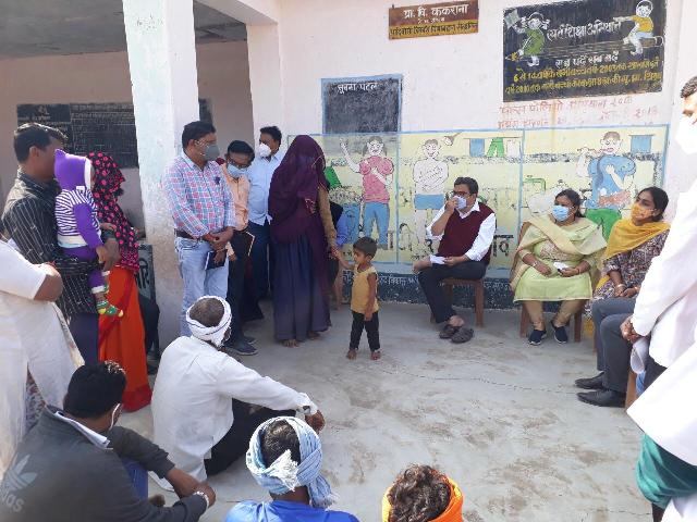 संभागायुक्त डाॅ. शर्मा ने किया अलीराजपुर जिले के डूब प्रभावित ग्रामों का निरीक्षण