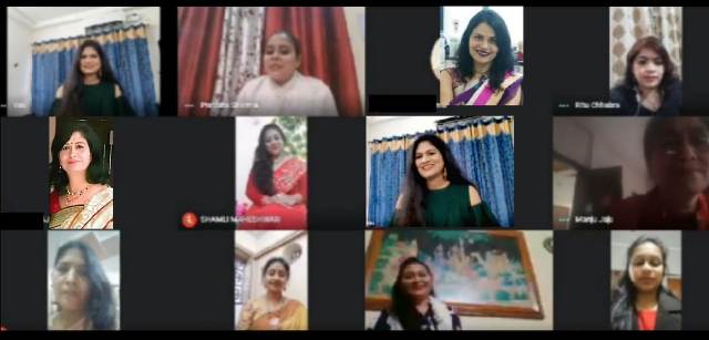 'अद्भुत ऑनलाइन ब्यूटी कॉन्टेस्ट' में भारत के विभिन्न प्रान्तों से सम्मिलित हुई महिलाएं