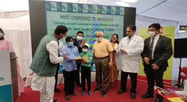 Indore News : अपोलो अस्पताल में हुई 7 बच्चों की हार्ट सर्जरी, हाल जानने पहुंचे सिलावट