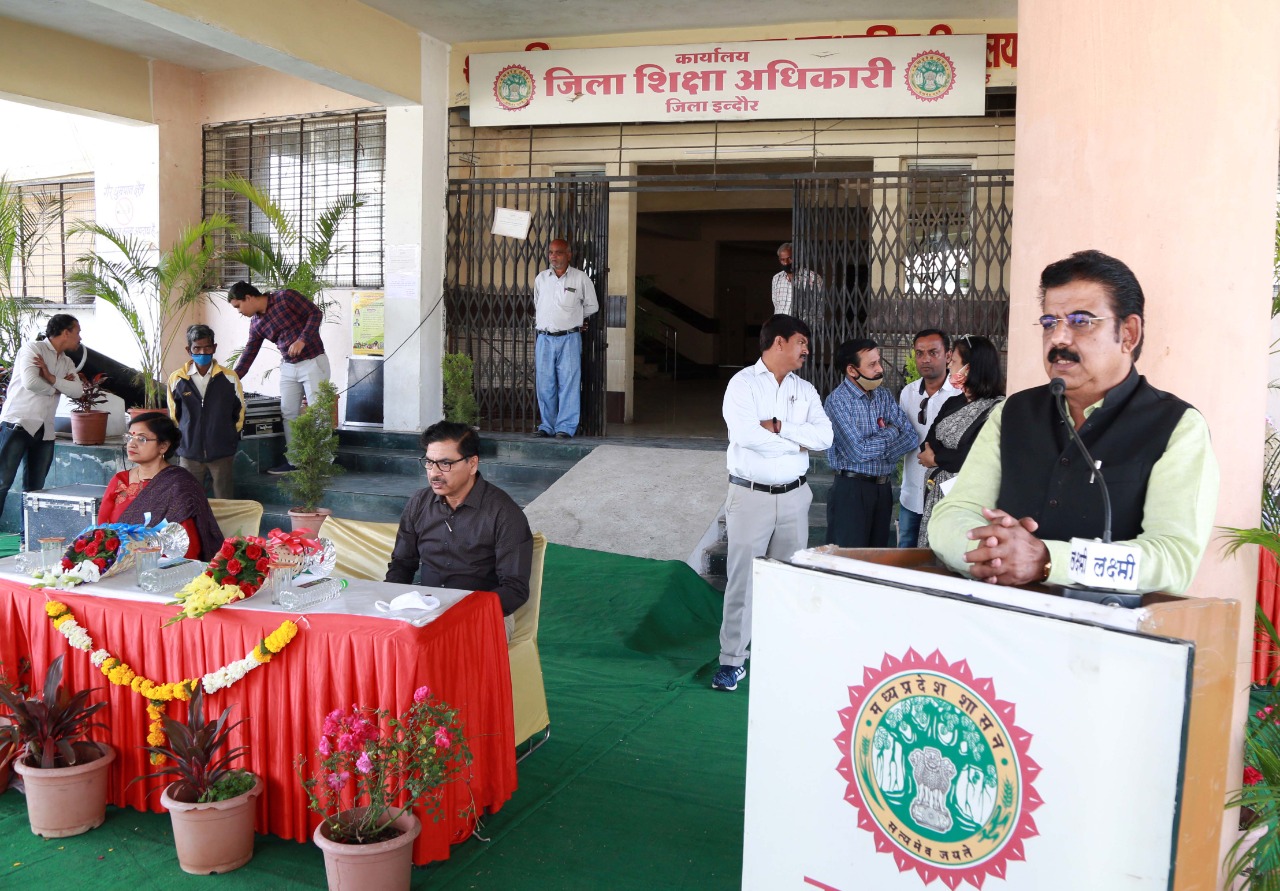 भिक्षुक मुक्त अभियान के अंतर्गत देश के 10 शहरो में से एक इंदौर, भिक्षुको के संबंध में सर्वे कराने के दिए निर्देश