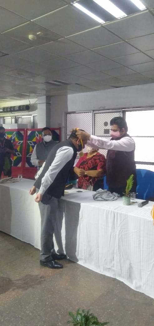 इंदौर विमानतल पर आयोजित हुआ कार्यक्रम, कोरोना वारियर को किया सम्मानित