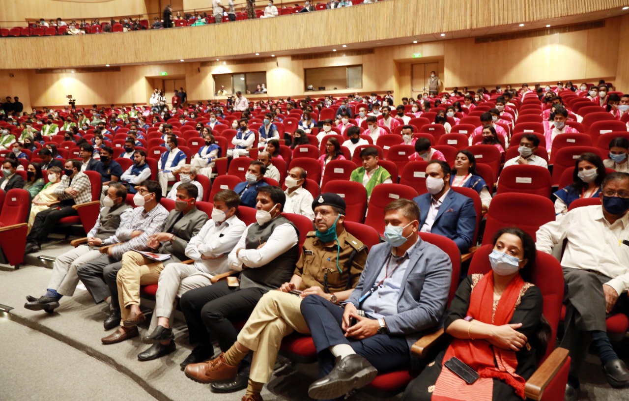 सिम्बायोसिस यूनिवर्सिटी का द्वितीय दीक्षान्त समारोह, राज्यपाल द्वारा पांच विद्यार्थियों को मिला स्वर्णपदक