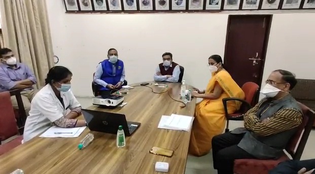 Indore News: कोरोना के बढ़ते संक्रमण के बीच संभागायुक्त के निर्देश, 100 सैंपल जाएंगे दिल्ली