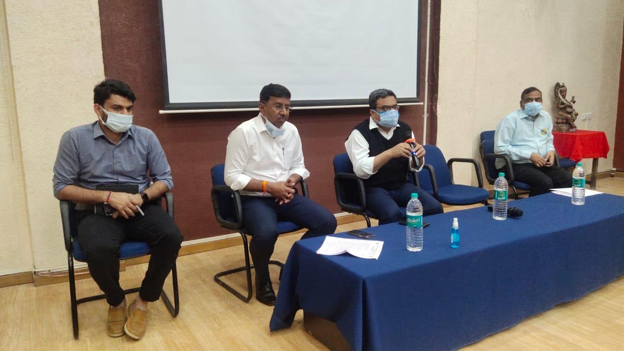 कोरोना रोकथाम व्यवस्थाओं का संभागायुक्त और कलेक्टर ने लिया जायजा