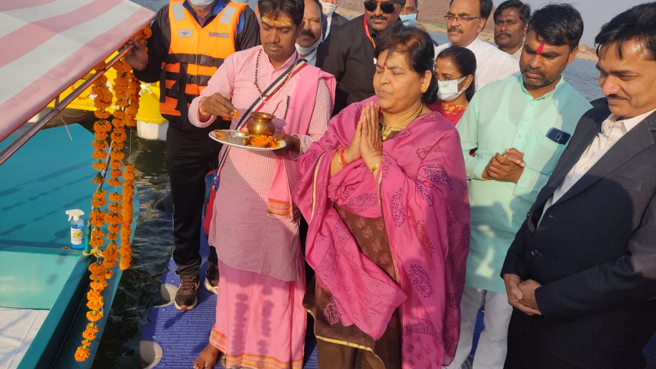 पर्यटन मंत्री ने बोट क्लब कुटनी का किया लोकार्पण, खजुराहो नृत्य समारोह में होंगी शामिल