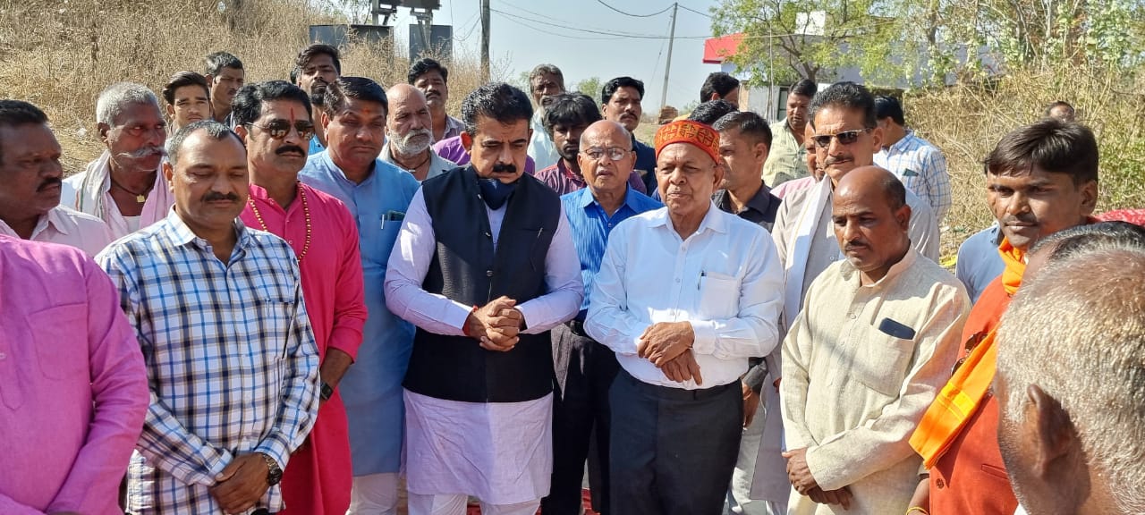 राऊ में सांसद लालवानी ने किया पानी टंकी का भूमिपूजन, ग्रामीणों को मिलेंगी जलसंकट से मुक्ति