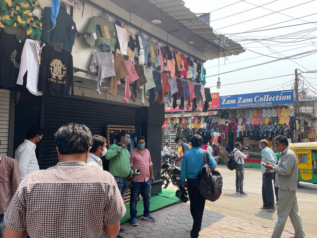 Indore News: जहां मास्क नहीं लगाए वो दुकानें बंद करा दी नगर निगम ने