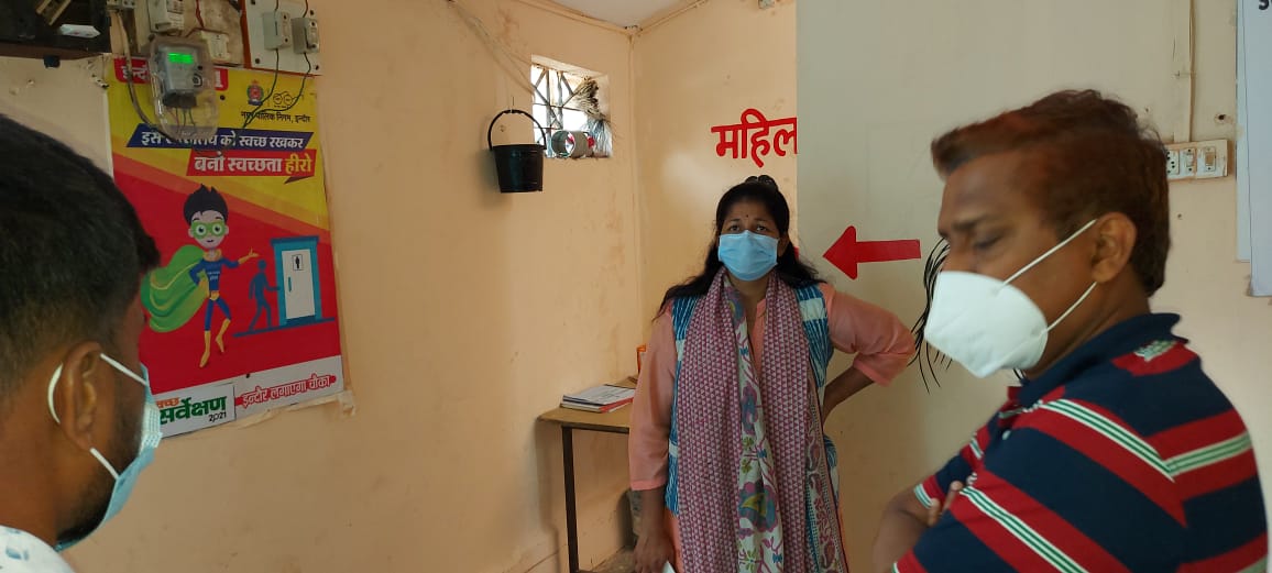 आयुक्त द्वारा शहर के विभिन्न इलाकों का हुआ सफाई परीक्षण