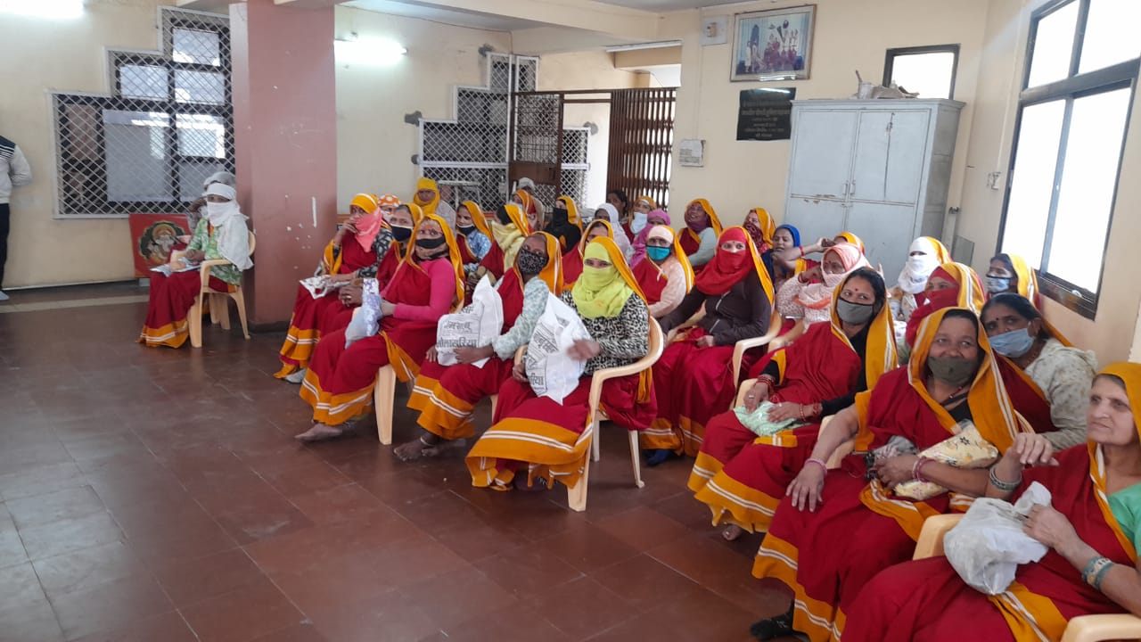 महिला दिवस के मौके पर महिला सफाईकर्मियों का हुआ सम्मान