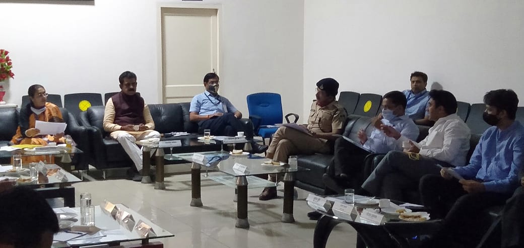 सांसद की अध्यक्षता में हुई एयरपोर्ट सलाहकार समिति की अहम बैठक, विस्तार के लिए जल्द मिलेगी एनओसी