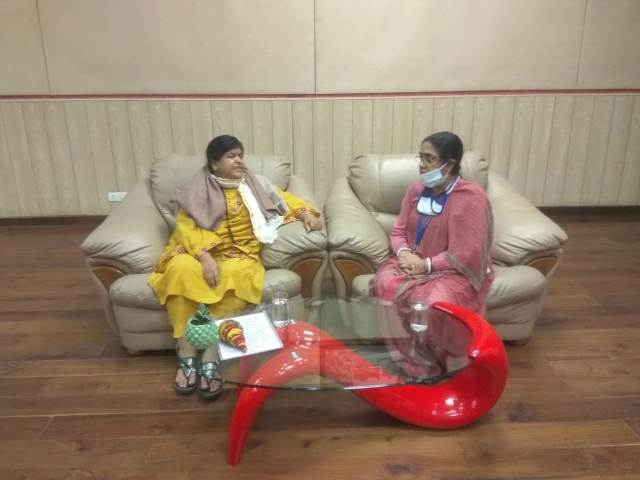 कोरोना भगाने के लिए इंदौर में मंत्री उषा ठाकुर ने की पूजा
