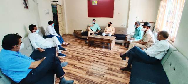 भाजपा कोर ग्रुप की बैठक संपन्न, बोले- अस्पतालों में नहीं होने देंगे ऑक्सीजन एवं इलाज में कमी