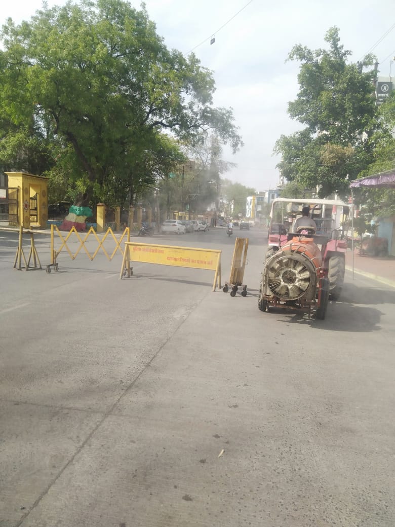Indore News : निगम कर रहा शहर के मुख्य बाजारों सहित कैंटोनमेंट एरिया में सेनिटाइजेशन