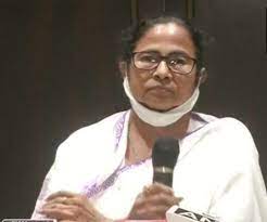 बंगाल : सीएम ममता पर चुनाव आयोग का शिकंजा, 24 घंटे प्रचार पर रोक