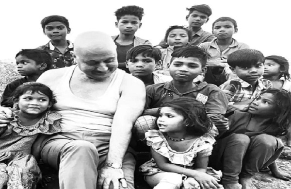 अनुपम खेर को पसंद आया मध्यप्रदेश का ये गांव, पीएम मोदी को दिया धन्यवाद