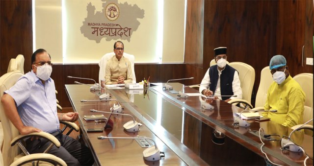 प्रधानमंत्री मोदी ने कोविड-19 पर मुख्यमंत्रियों से किया संवाद