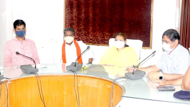 कोरोना संक्रमण से आमजन का बचाव ही हमारी प्राथमिकता है- मंत्री मीना सिंह