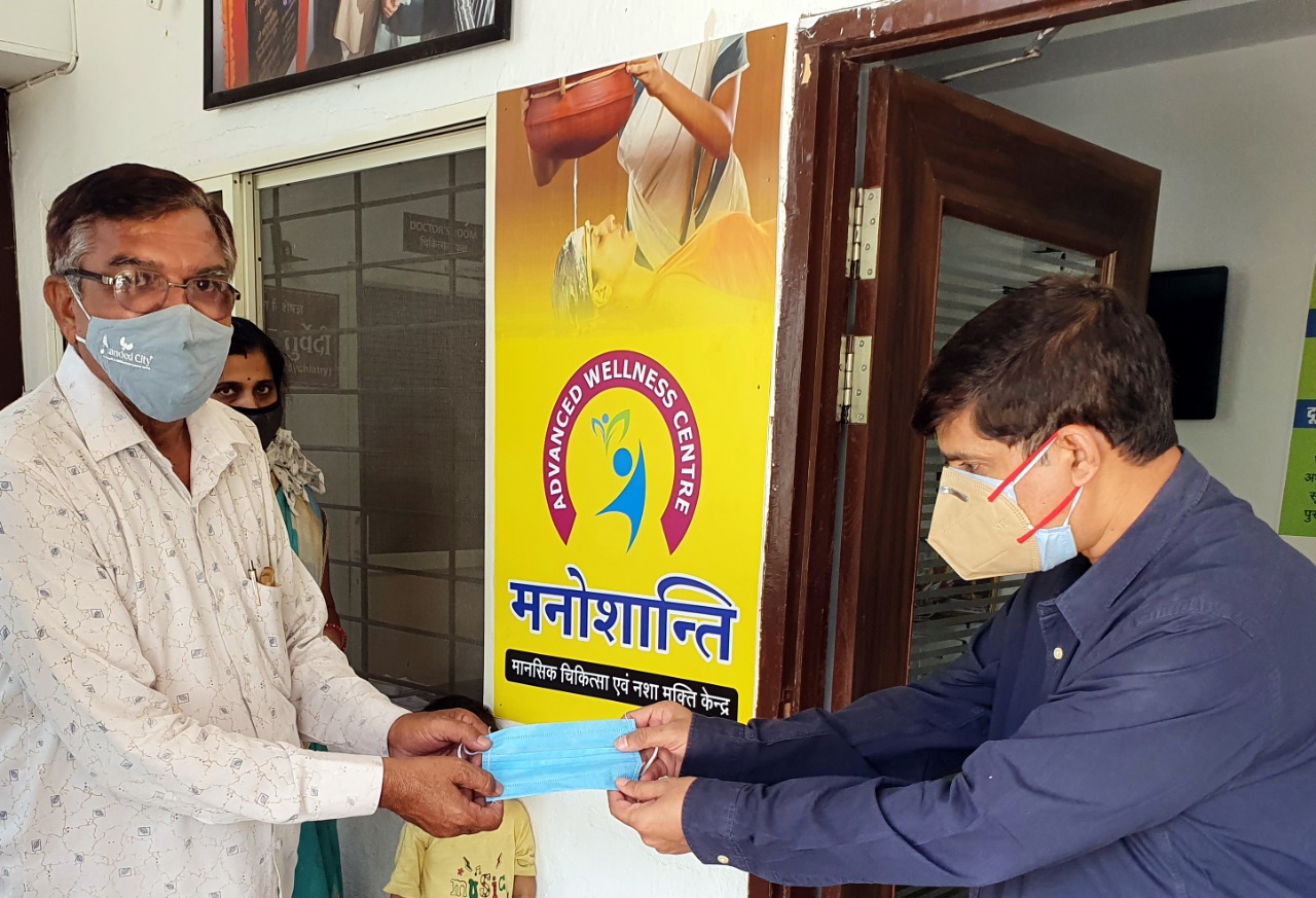 शहरी क्षेत्रों को संक्रमण से बचाने के साथ सरकार पर ग्रामीण क्षेत्रों की दोहरी जिम्मेदारी