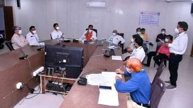 कमल पटेल का निर्देश, कोरोना उपचार हेतु सर्व-सुविधायुक्त बनाएं सभी अस्पताल