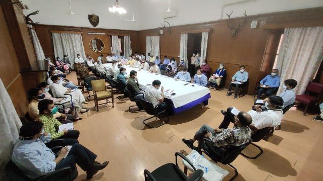 कुछ दिनों की सख्ती संक्रमण के ऊपर है फाइनल स्ट्रोक : कलेक्टर सिंह