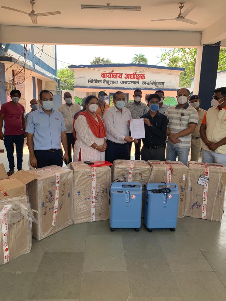  HCCB द्वारा राजगढ़ के SDM को सौंपे जर्मनी से लाये ऑक्सीजन कन्सेंट्रेटर