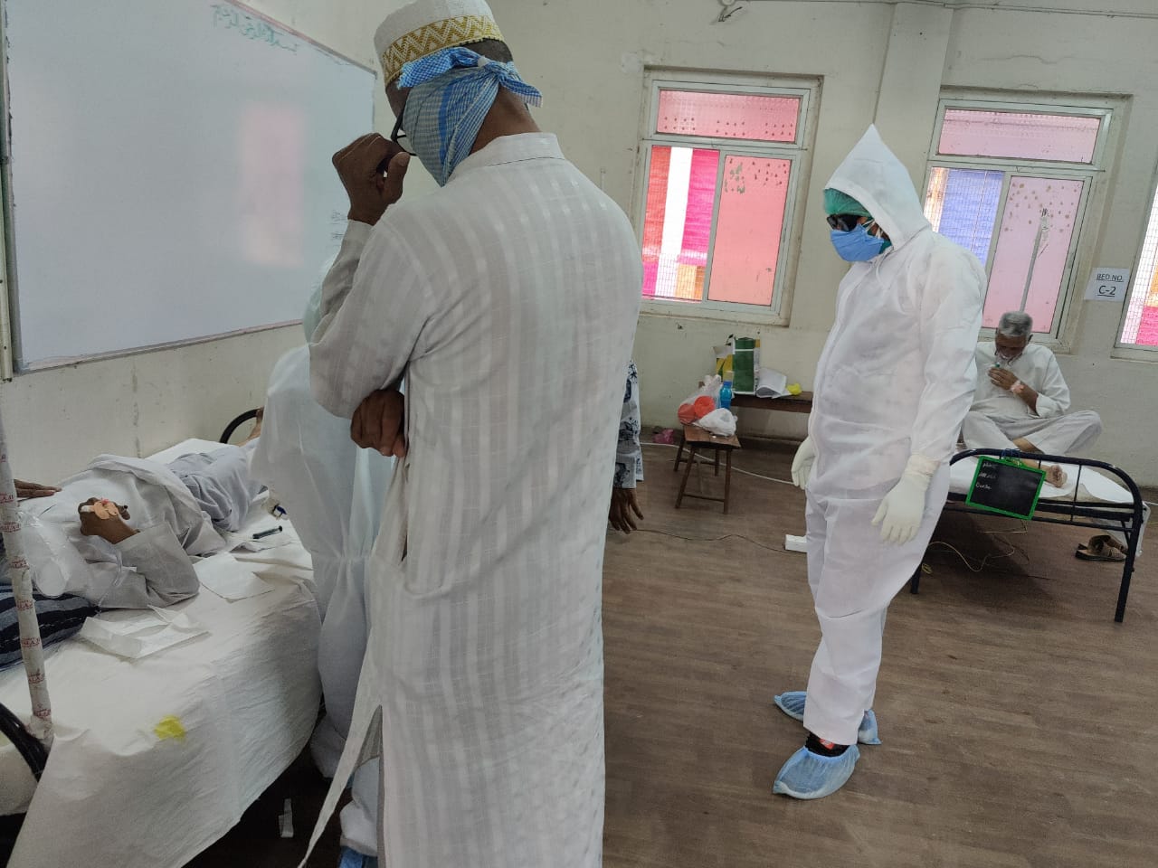Indore News: दाऊदी बोहरा समाज ने स्कूल को बनाया ‘कोविड केयर सेंटर’, उपलब्ध करवाए ऑक्सीजन ओर बेड