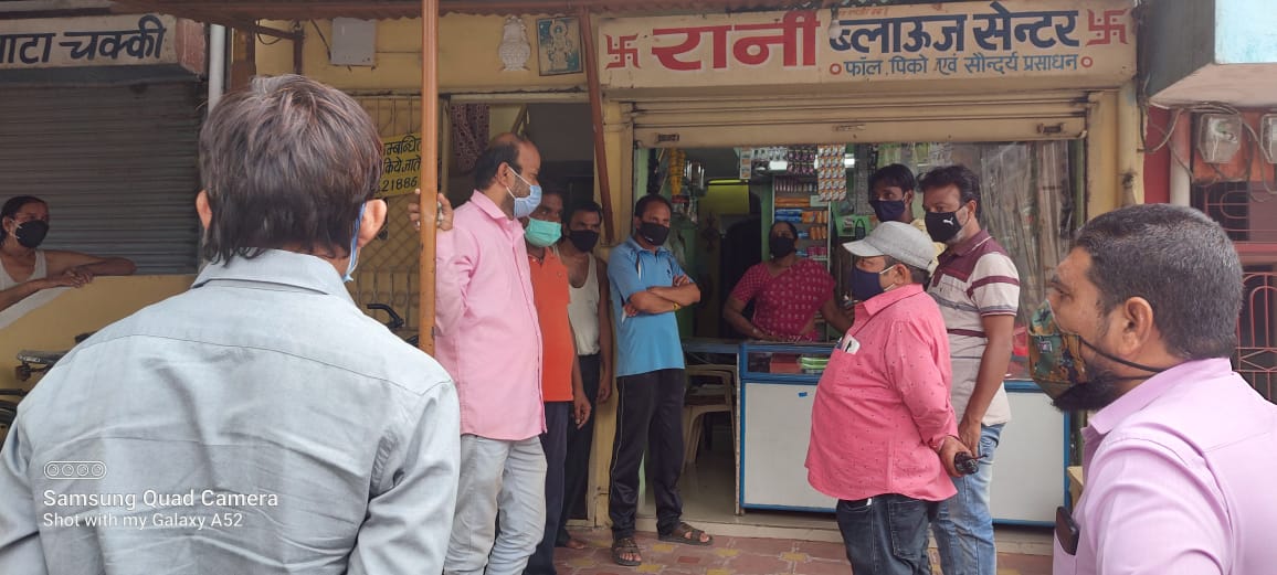 Indore news: कोरोना गाइडलाइन का उल्लंघन करने पर 5 दुकान सील