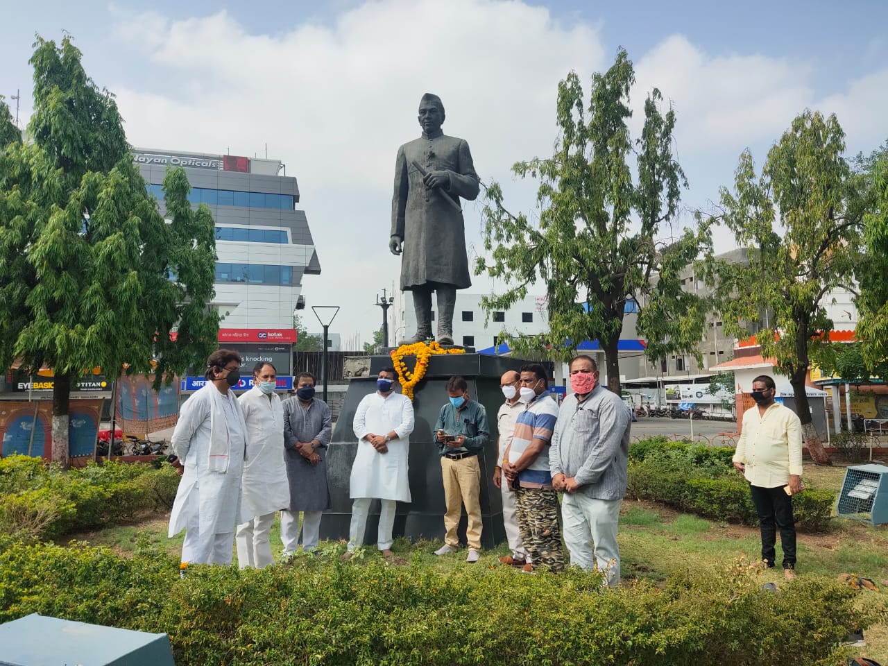 पंडित जवाहर लाल नेहरू की पुण्यतिथि पर शहर काँग्रेस द्वारा श्रद्धांजलि अर्पित