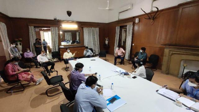 मंत्री सिलावट का निर्देश, गांवों में क्लस्टर बनाकर कोविड केयर सेंटर करे शुरू
