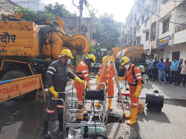 Indore News : लाइसेंस ऑपरेटर से ही कराए सेफ्टी टैंक एवं सीवर की सफाई