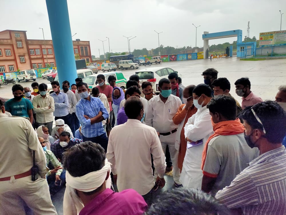 अस्पताल में डिलेवरी के दौरान हुई महिला की मौत, परिजनों ने लगाए 4 नर्सों पर गंभीर आरोप