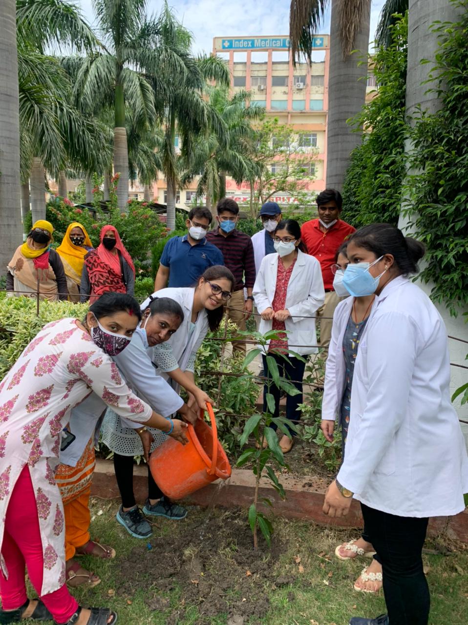 World Environment Day: इंडेक्स अस्पताल कैंपस में आयोजित किया गया वृक्षारोपण कार्यक्रम