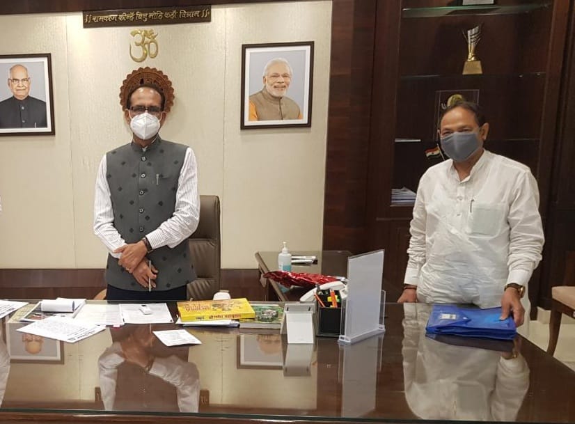 मोघे ने की मुख्यमंत्री शिवरज से मुलाकात, इंदौर को अनलॉक करने पर हुई चर्चा