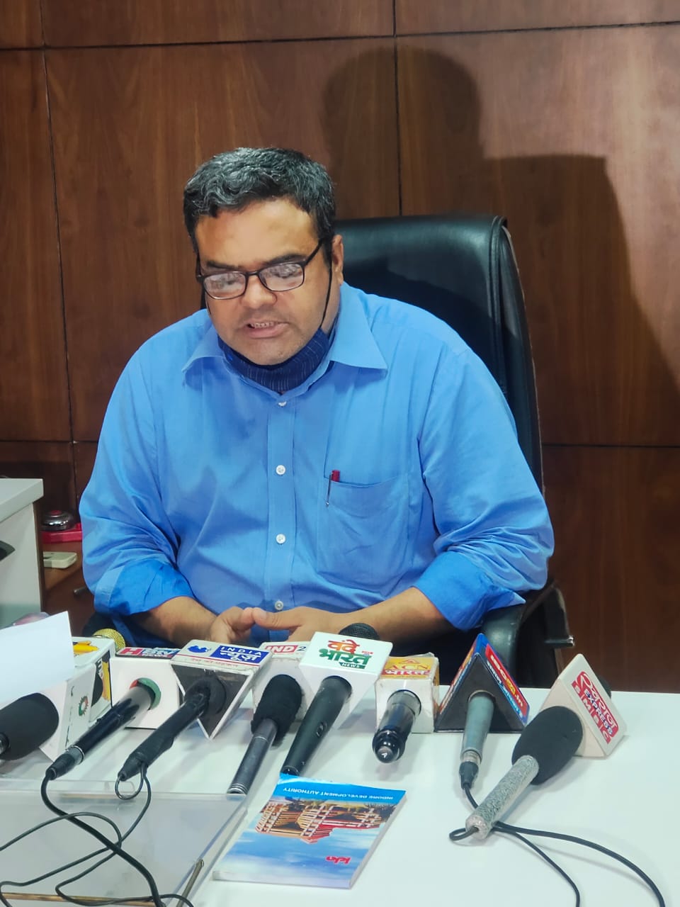 Indore News : 50 लाख रु. का काम 165 रु. में करने का टेंडर डाल दिया ।