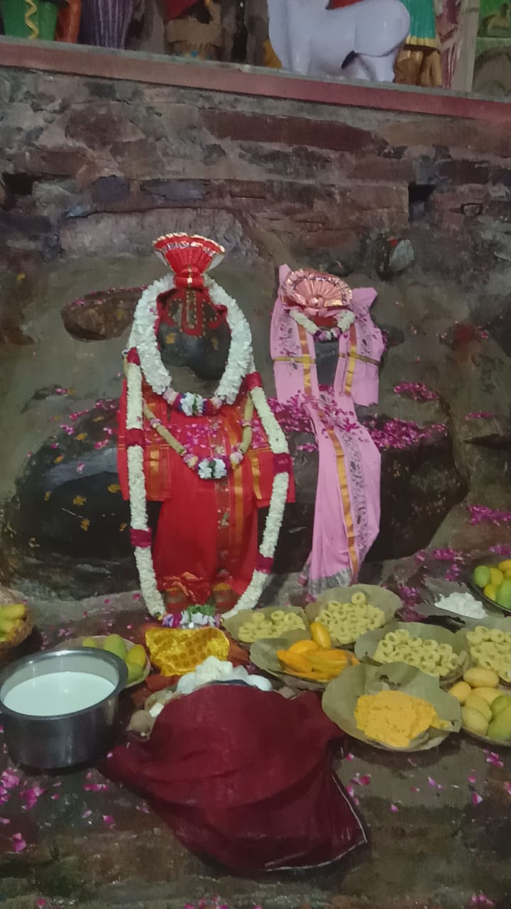 गिरिराज बाबा लाइव दर्शन