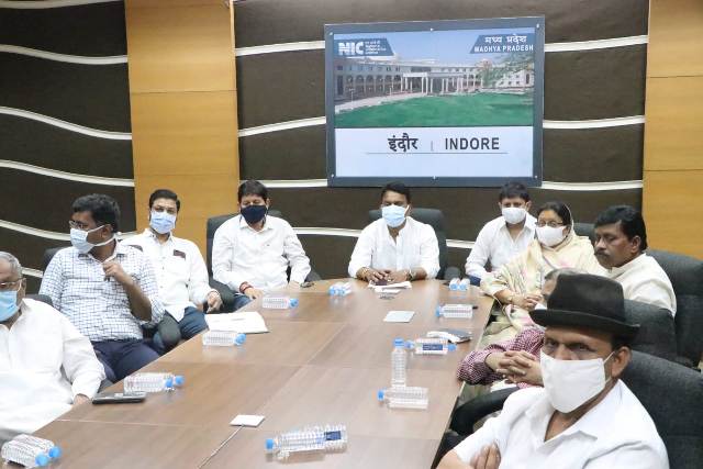 इंदौर में होगा टीकाकरण महा-अभियान, सिलावट ने की समीक्षा