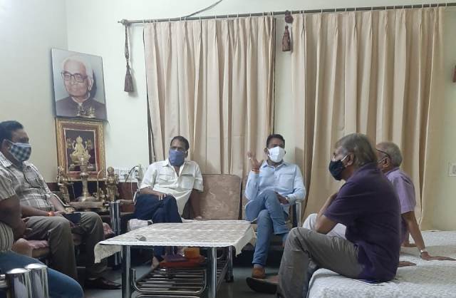 मंत्री सिलावट ने राठौर परिवार में पहुंचकर व्यक्त की शोक संवेदना