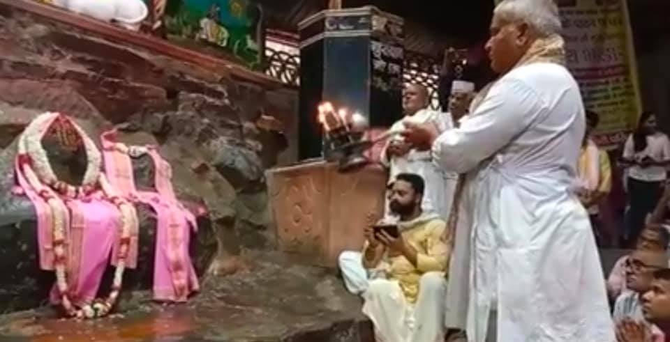 गिरिराज बाबा लाइव दर्शन