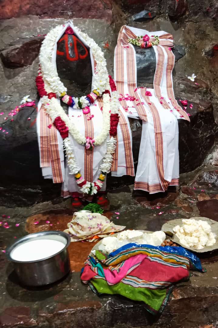 श्री गिरिराज दर्शन लाइव