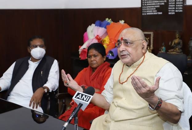 गिरिराज सिंह ने केंद्रीय ग्रामीण विकास एवं पंचायती राज्य मंत्री के रूप में कार्यभार संभाला
