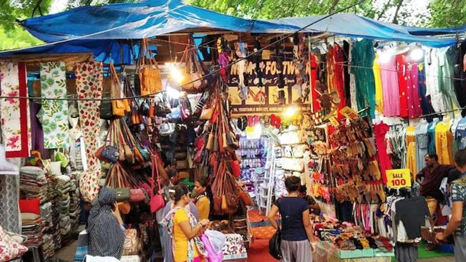 दिल्लीवासियों ने नहीं किया कोरोना प्रोटोकॉल का पालन, जनपथ मार्केट हुआ बंद
