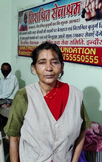 इंदौर पुलिस ने की निराश्रित मानसिक दिव्यांग महिला की मदद