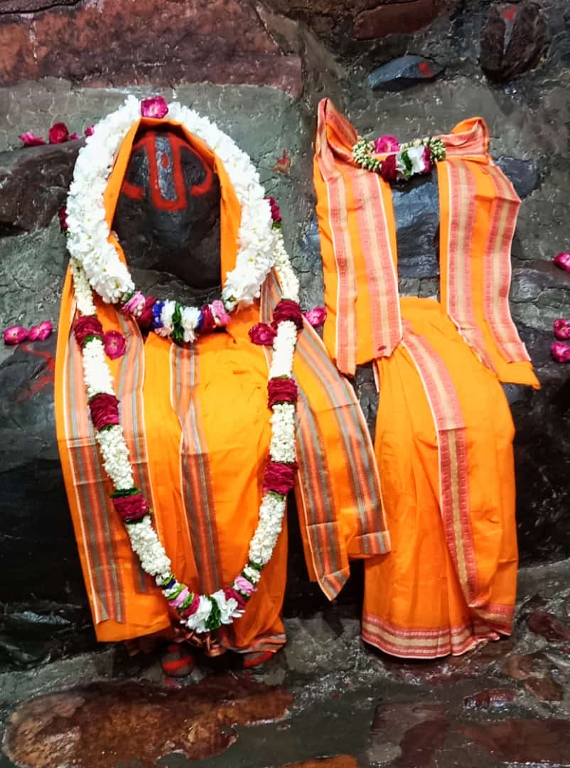 श्री गिरिराज दर्शन लाइव