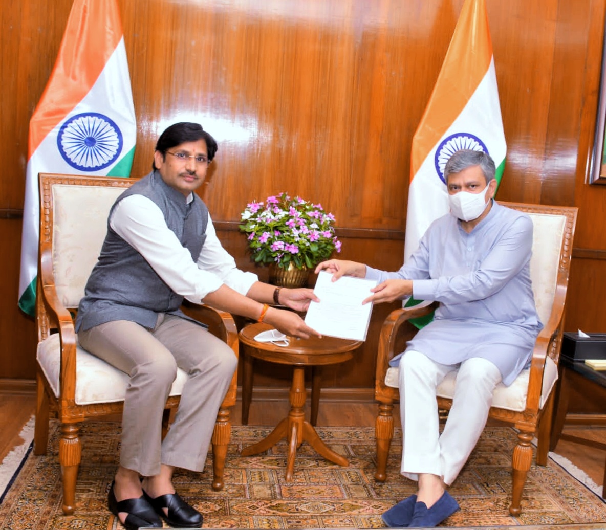 राज्यसभा सांसद ने रेल मंत्री से की, क्षेत्र की रेल परियोजना पर विस्तृत चर्चा
